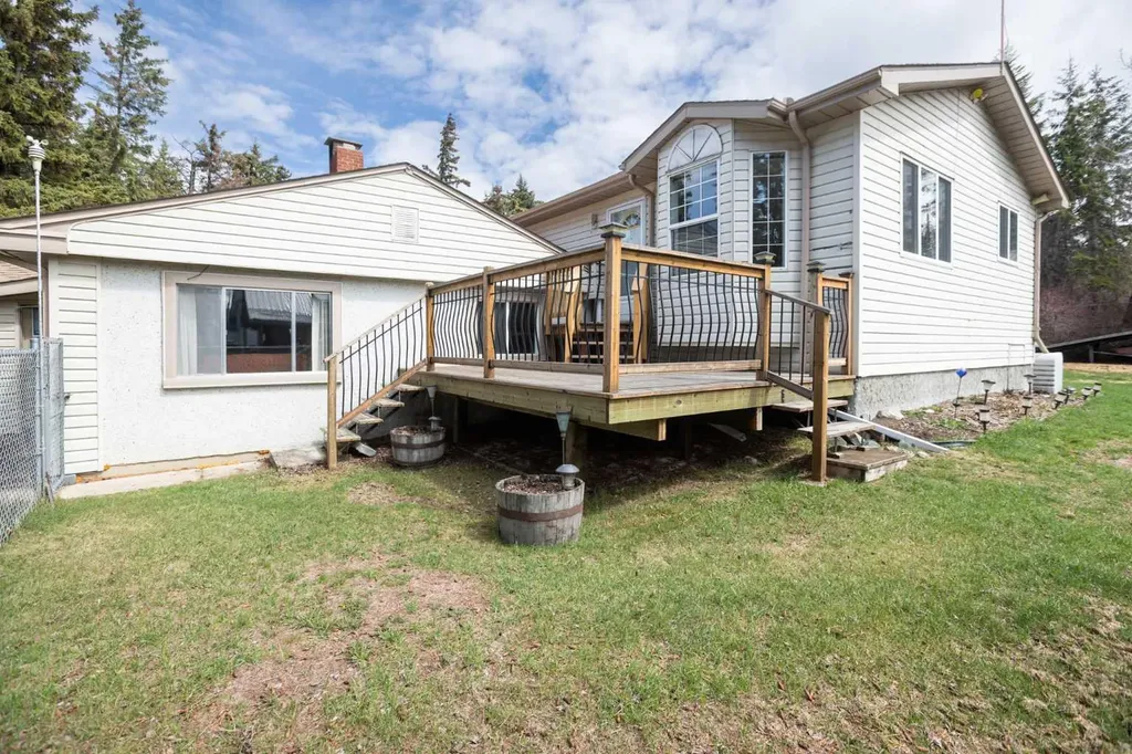 2731 6 Street Calling Lake AB T0G 0K0