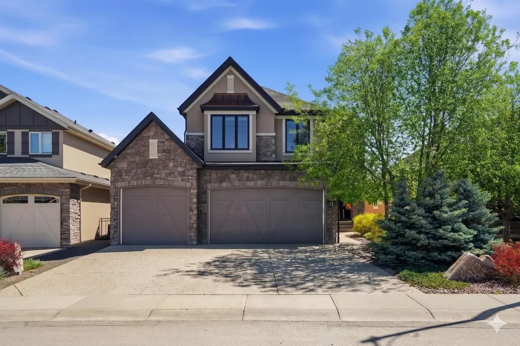 12 Aspen Cliff Close SW Calgary AB T3H 0L9