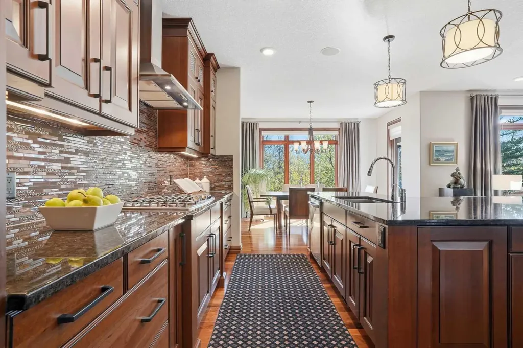 12 Aspen Cliff Close SW Calgary AB T3H 0L9