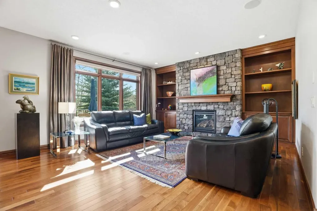 12 Aspen Cliff Close SW Calgary AB T3H 0L9