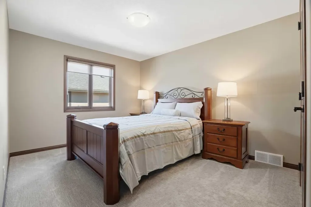 12 Aspen Cliff Close SW Calgary AB T3H 0L9