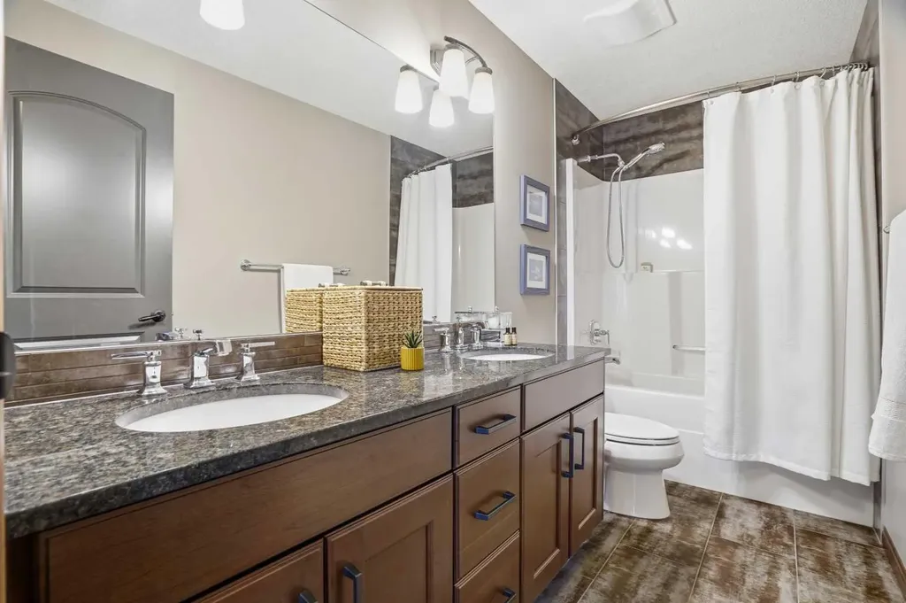 12 Aspen Cliff Close SW Calgary AB T3H 0L9