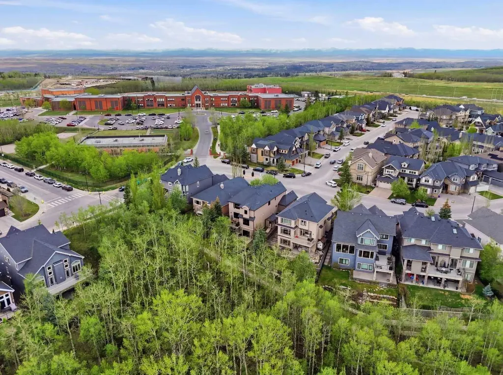 12 Aspen Cliff Close SW Calgary AB T3H 0L9
