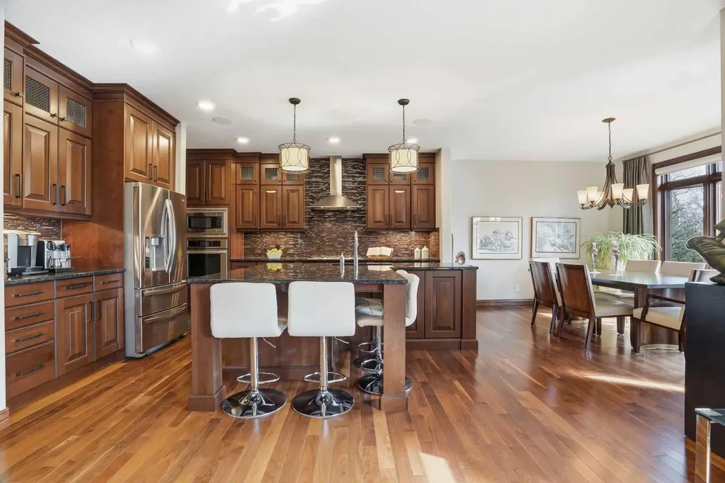 12 Aspen Cliff Close SW Calgary AB T3H 0L9