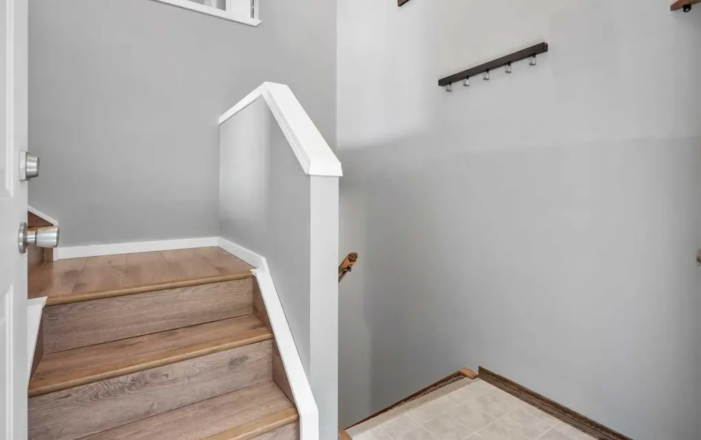 224A 5 Avenue Strathmore AB T1P 1B5