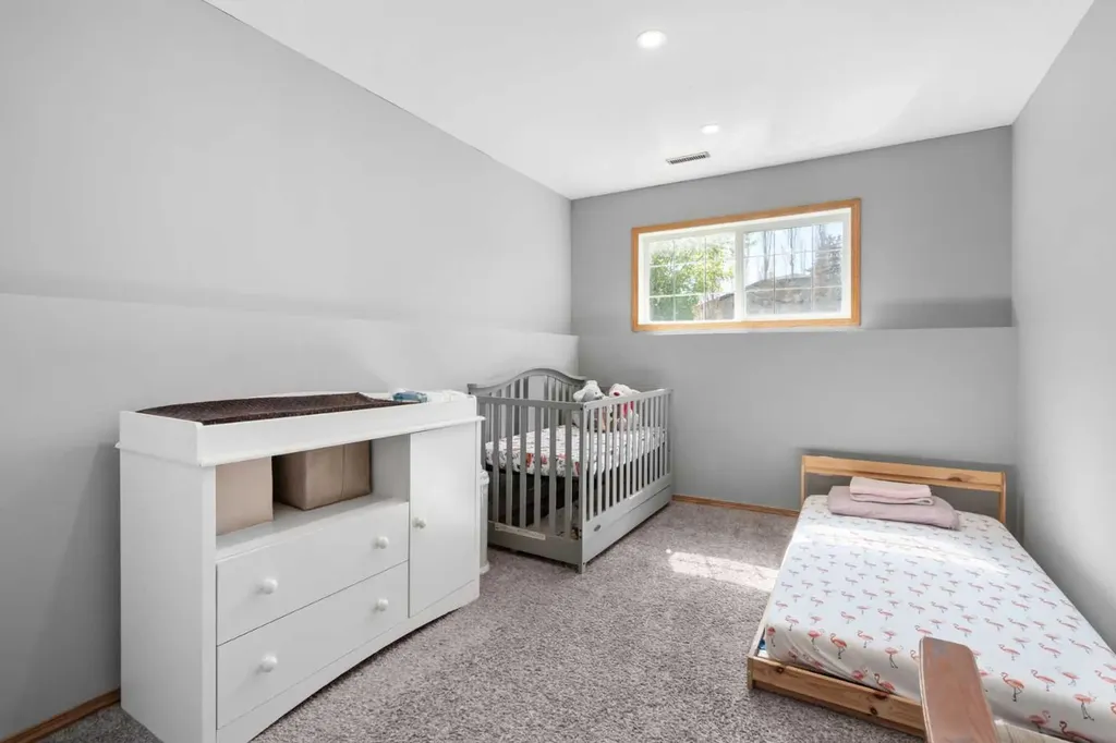 224A 5 Avenue Strathmore AB T1P 1B5