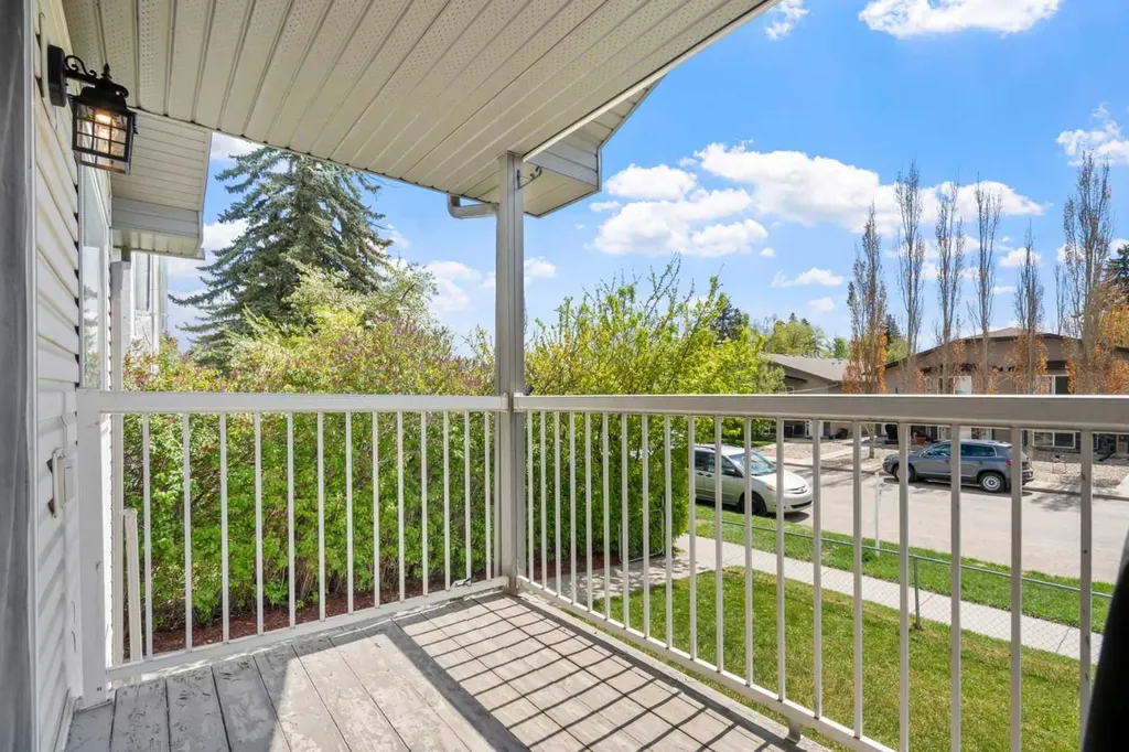 224A 5 Avenue Strathmore AB T1P 1B5