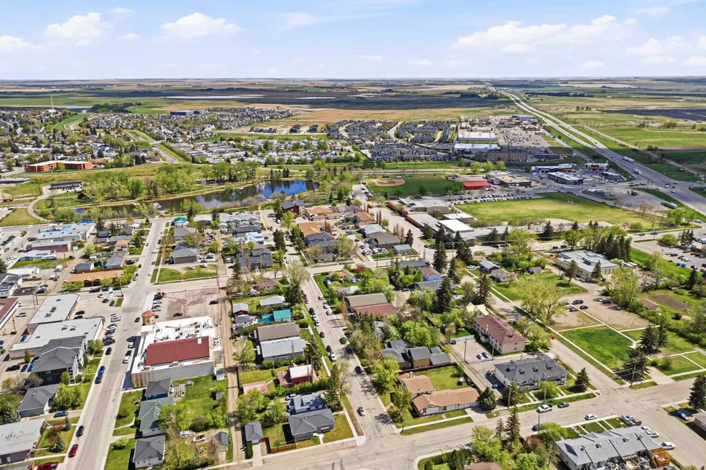 224A 5 Avenue Strathmore AB T1P 1B5
