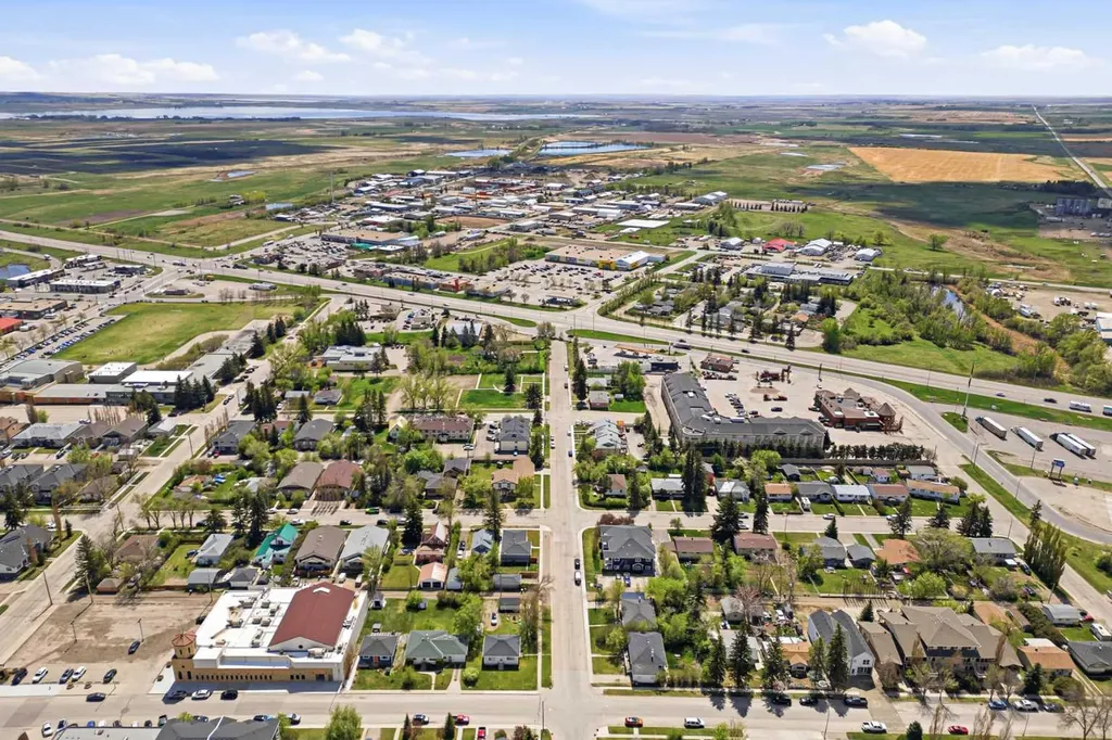 224A 5 Avenue Strathmore AB T1P 1B5