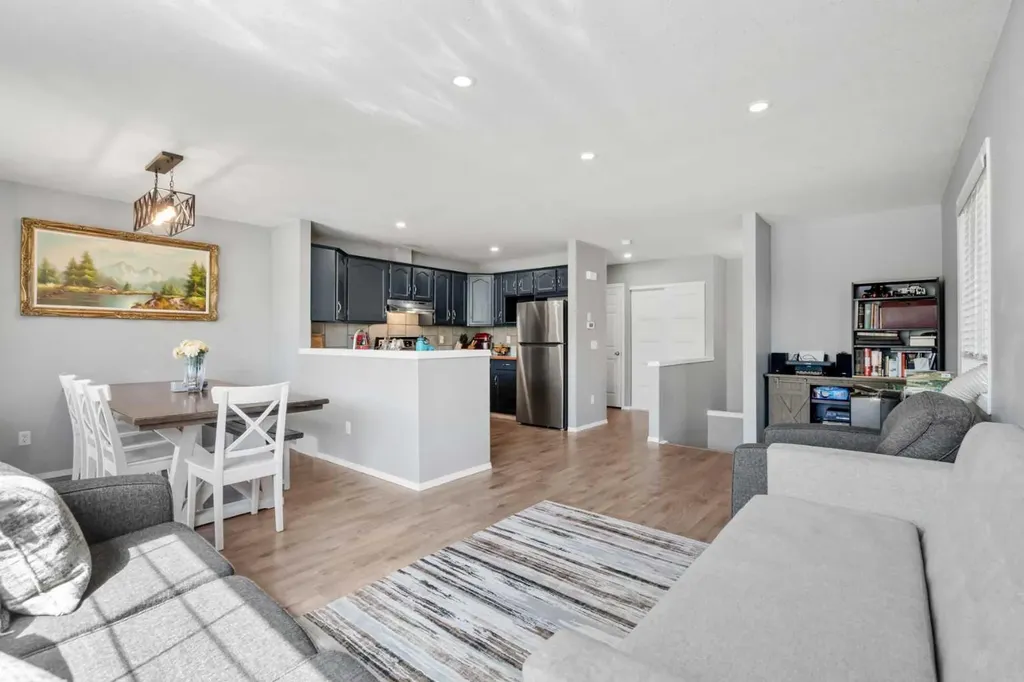 224A 5 Avenue Strathmore AB T1P 1B5