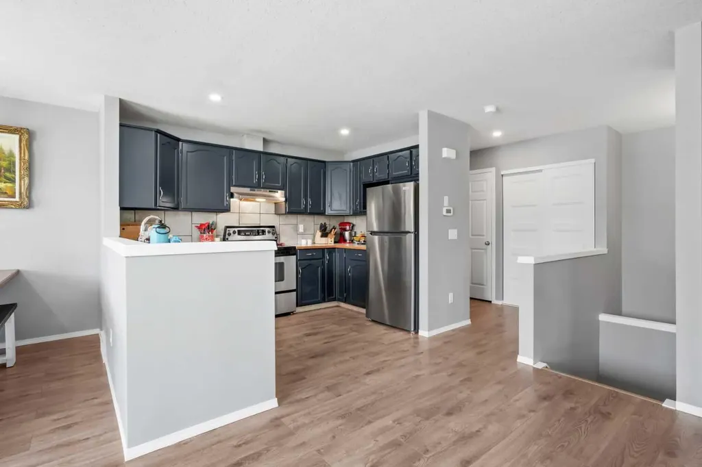 224A 5 Avenue Strathmore AB T1P 1B5