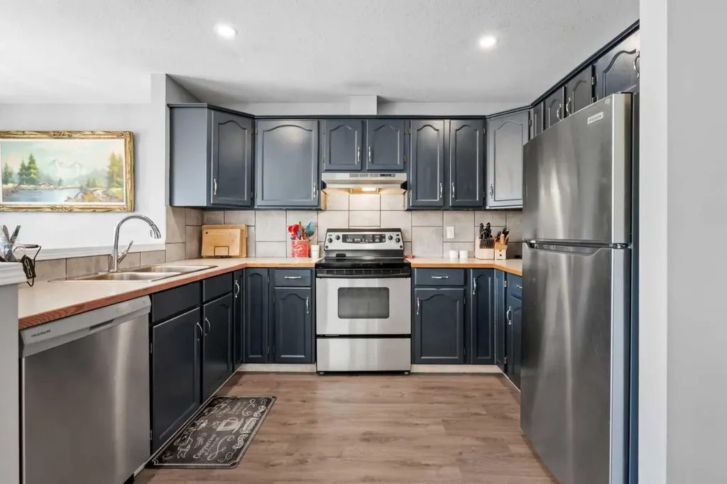 224A 5 Avenue Strathmore AB T1P 1B5