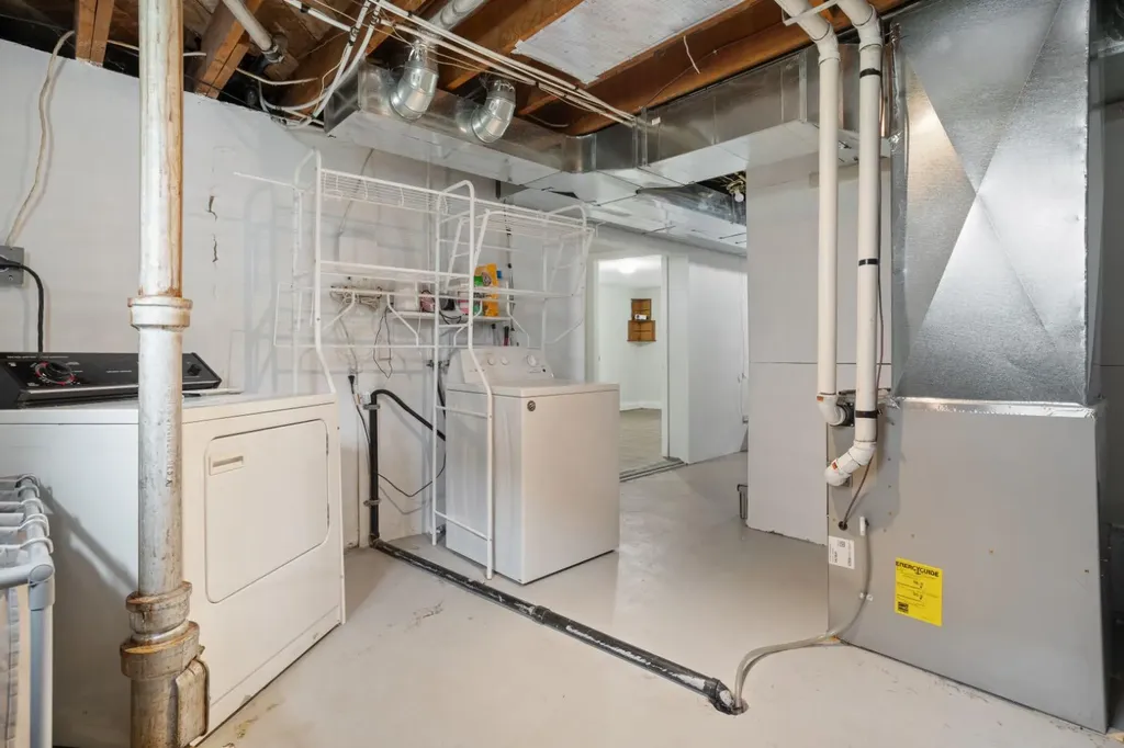 5211 48 Street Camrose AB T4V1M2