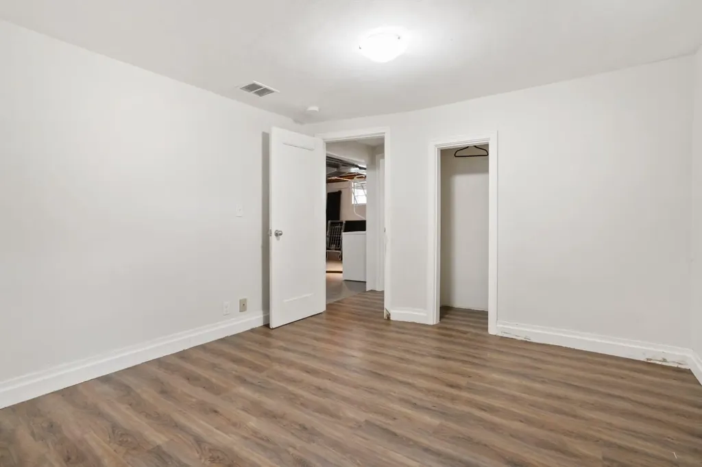 5211 48 Street Camrose AB T4V1M2
