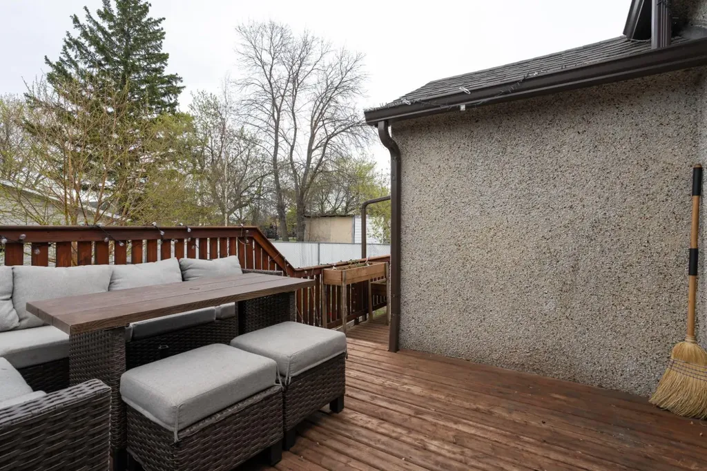5211 48 Street Camrose AB T4V1M2
