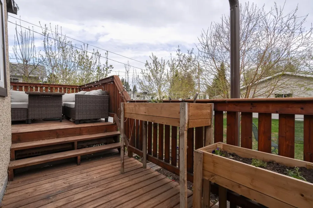 5211 48 Street Camrose AB T4V1M2