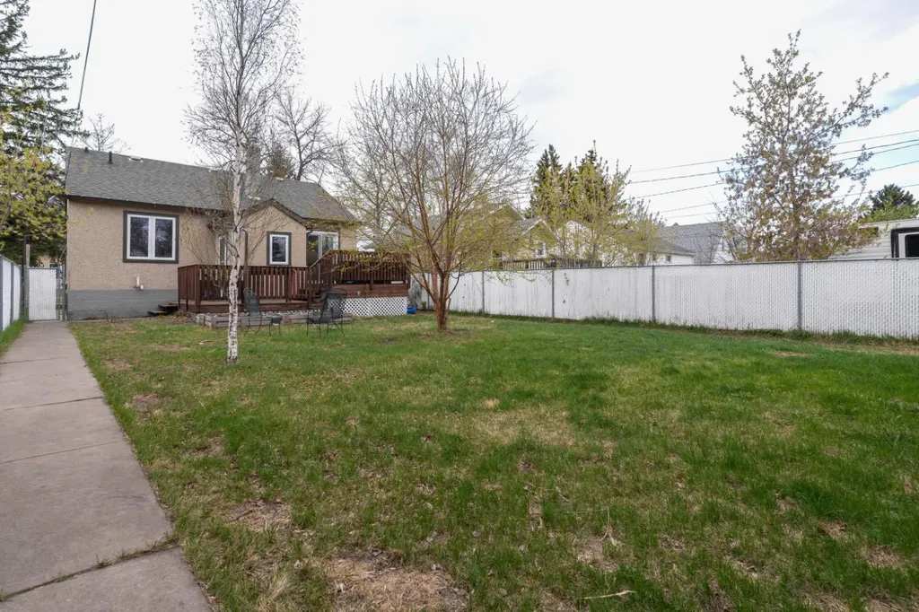 5211 48 Street Camrose AB T4V1M2