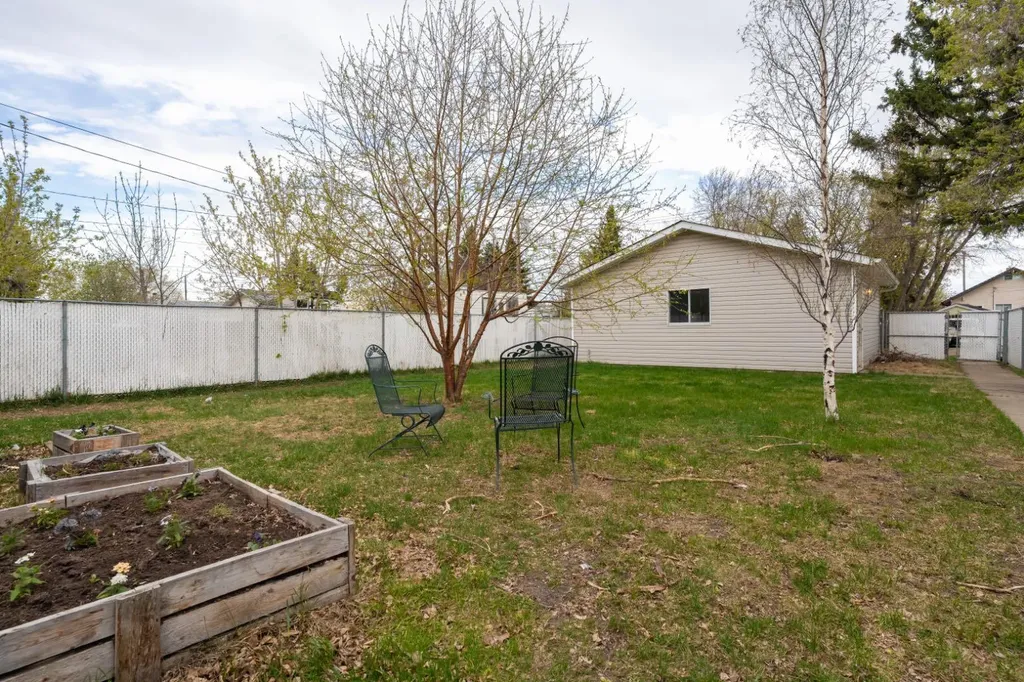 5211 48 Street Camrose AB T4V1M2