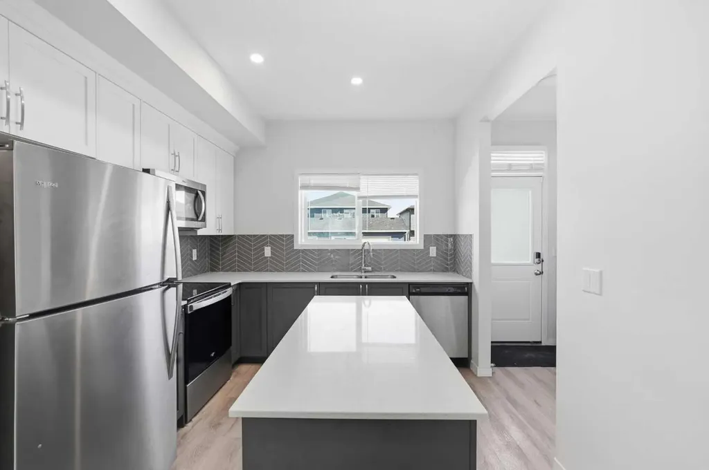 200 Corner Meadows Way NE Calgary AB T3N 1Y4