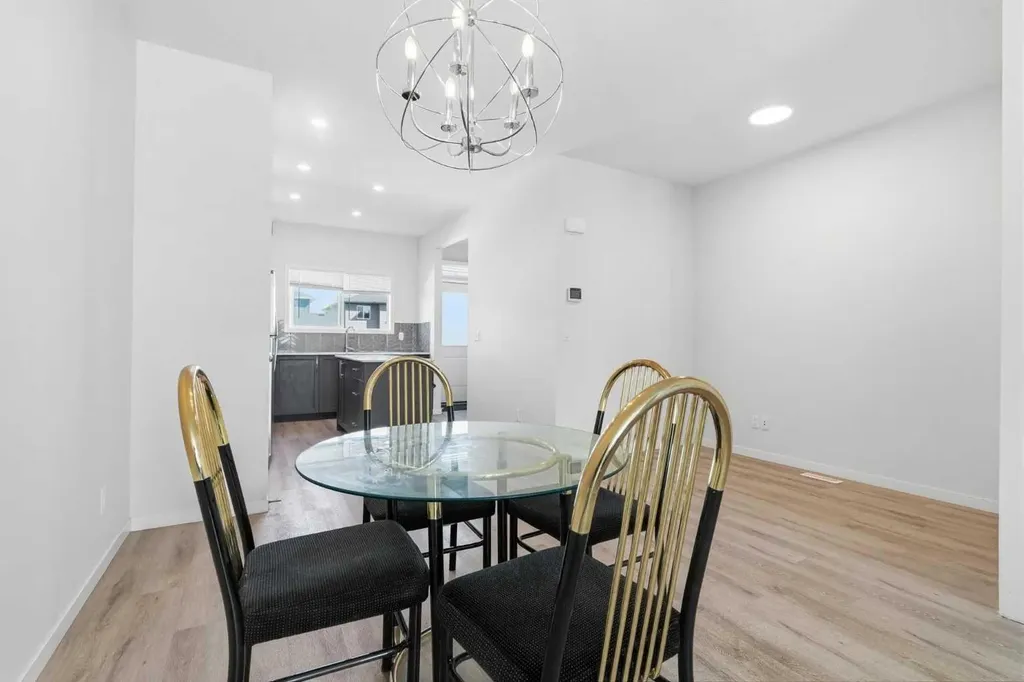 200 Corner Meadows Way NE Calgary AB T3N 1Y4
