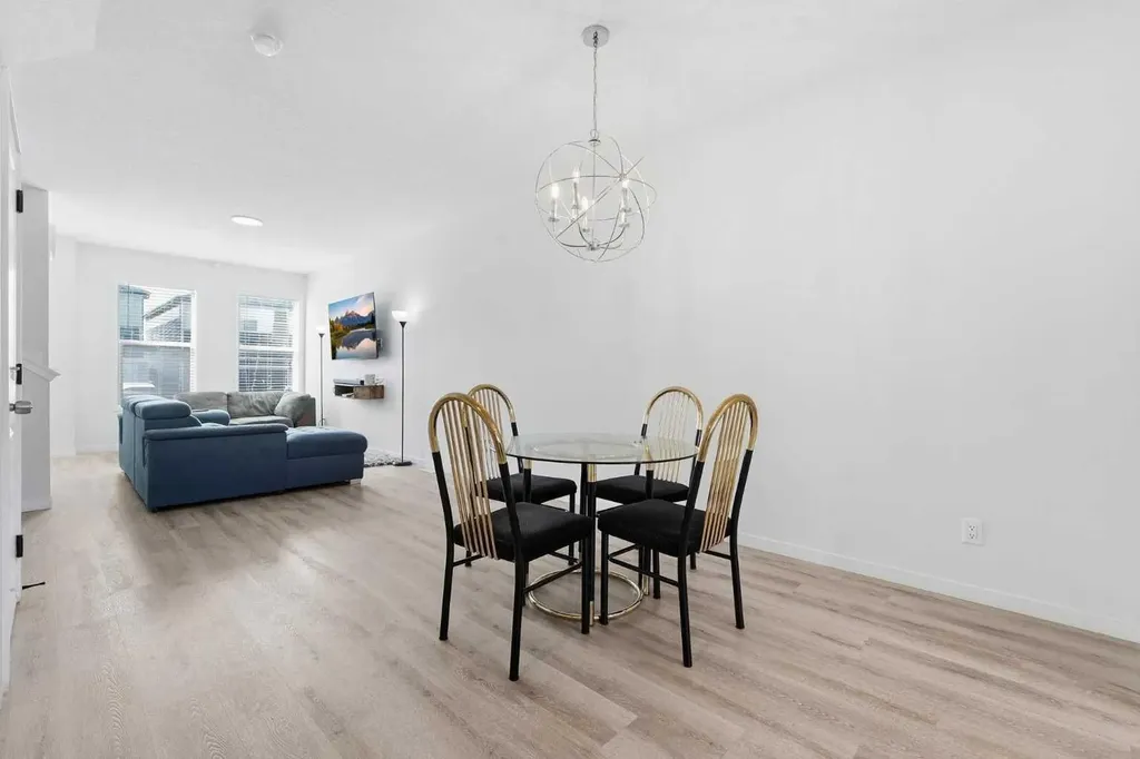 200 Corner Meadows Way NE Calgary AB T3N 1Y4
