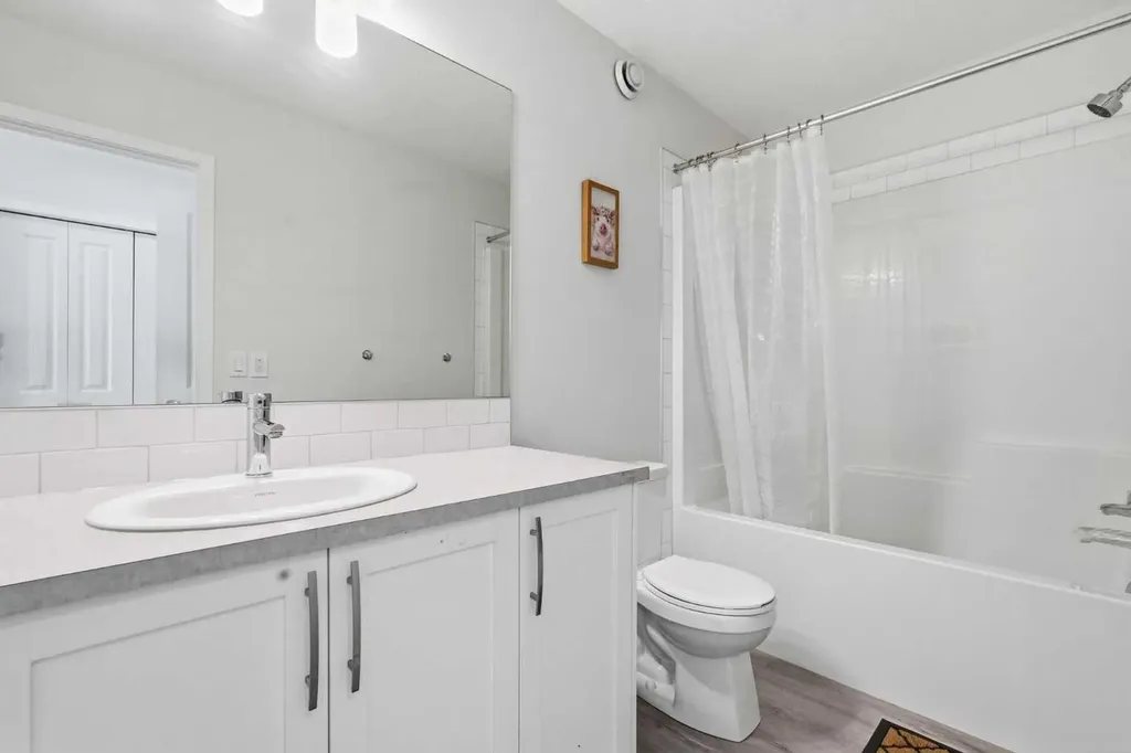 200 Corner Meadows Way NE Calgary AB T3N 1Y4