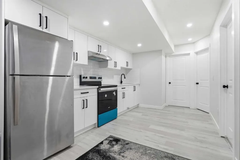 200 Corner Meadows Way NE Calgary AB T3N 1Y4