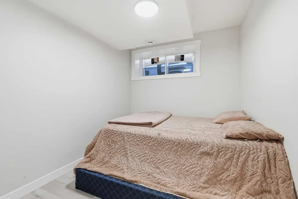 200 Corner Meadows Way NE Calgary AB T3N 1Y4