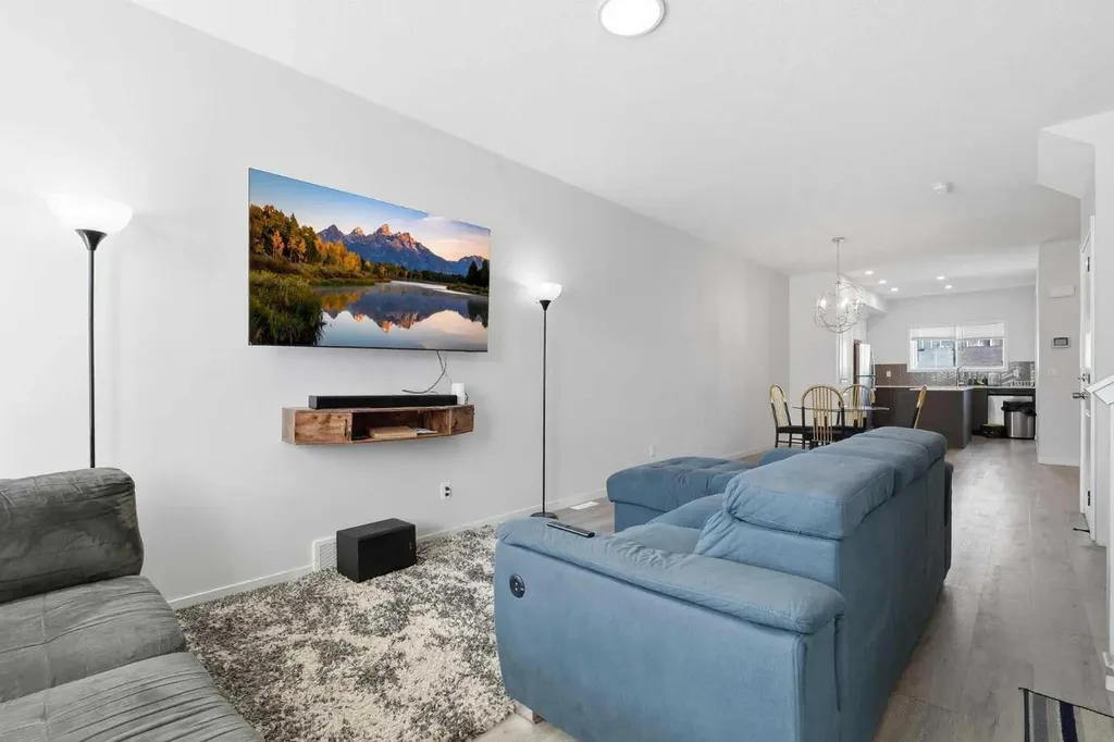 200 Corner Meadows Way NE Calgary AB T3N 1Y4