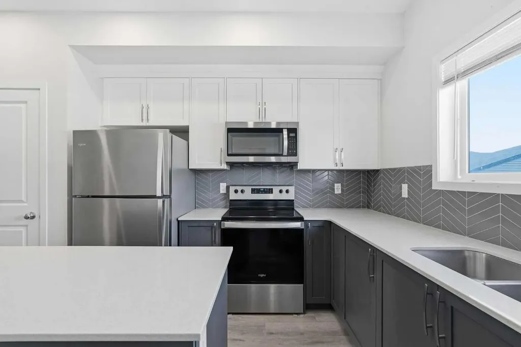 200 Corner Meadows Way NE Calgary AB T3N 1Y4