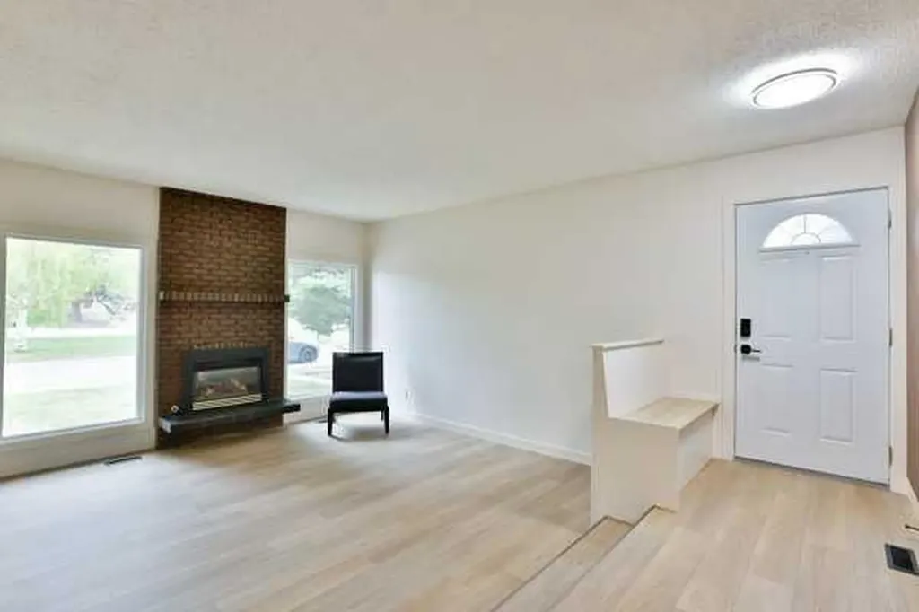 418 Dieppe Boulevard S Lethbridge AB T1J3X1