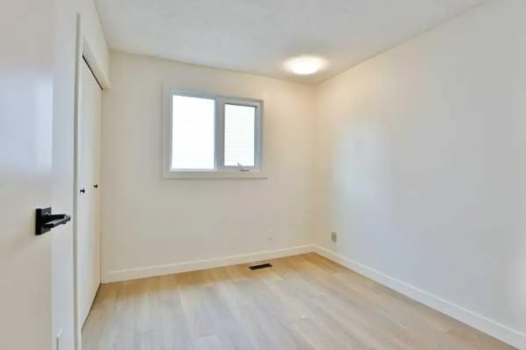 418 Dieppe Boulevard S Lethbridge AB T1J3X1