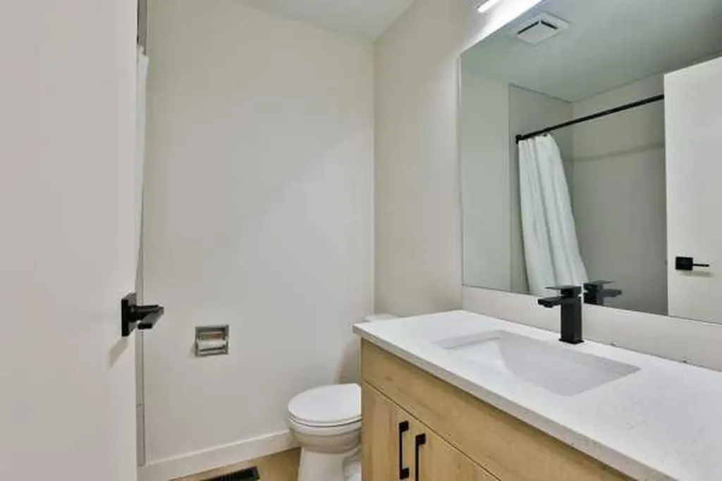 418 Dieppe Boulevard S Lethbridge AB T1J3X1