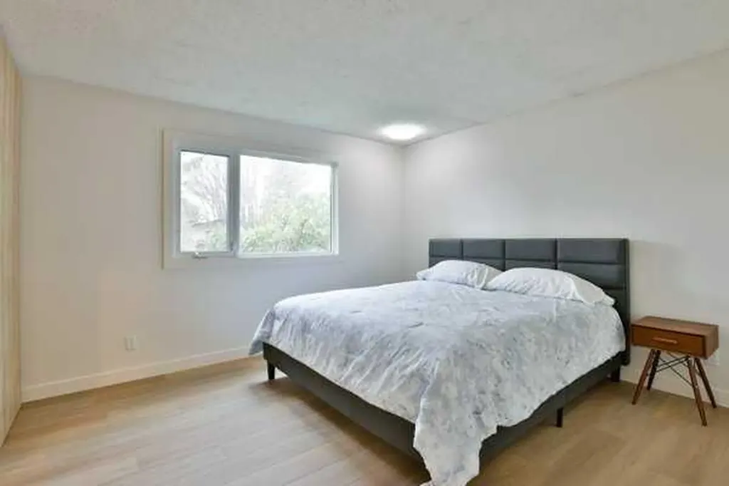 418 Dieppe Boulevard S Lethbridge AB T1J3X1
