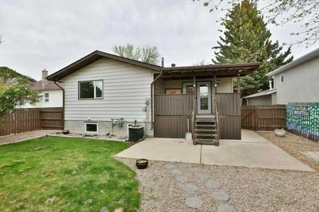 418 Dieppe Boulevard S Lethbridge AB T1J3X1