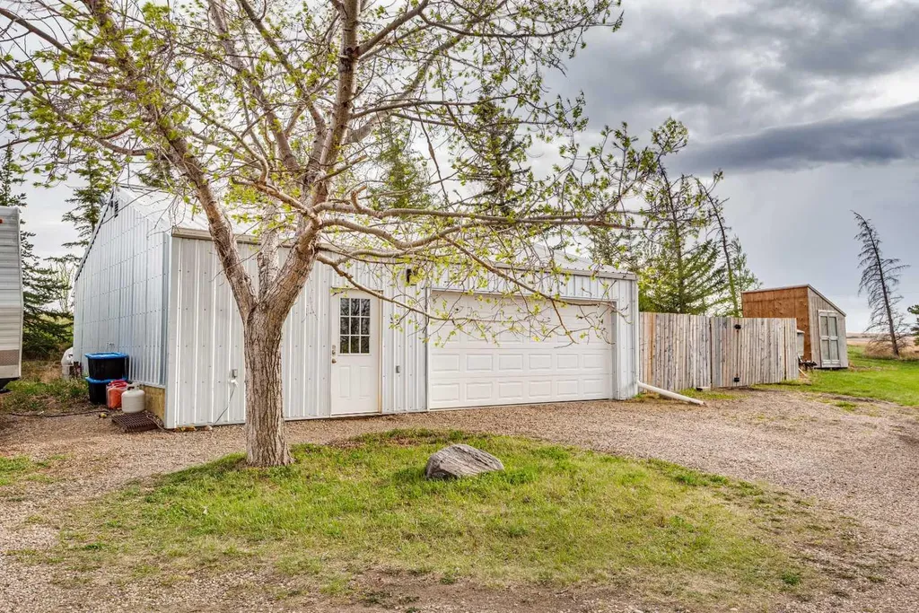 311081 Rge Road 225 Rural Kneehill County AB T0M 2A0