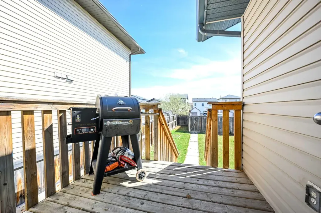 9321 91 Street Grande Prairie AB T8X 0C7