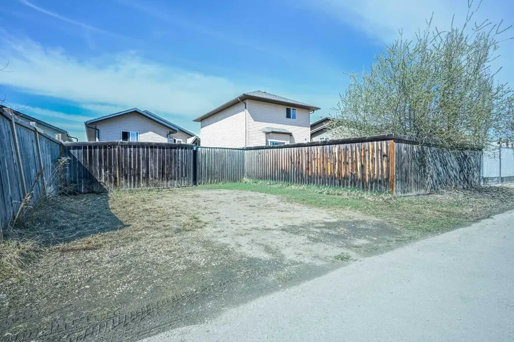 9321 91 Street Grande Prairie AB T8X 0C7