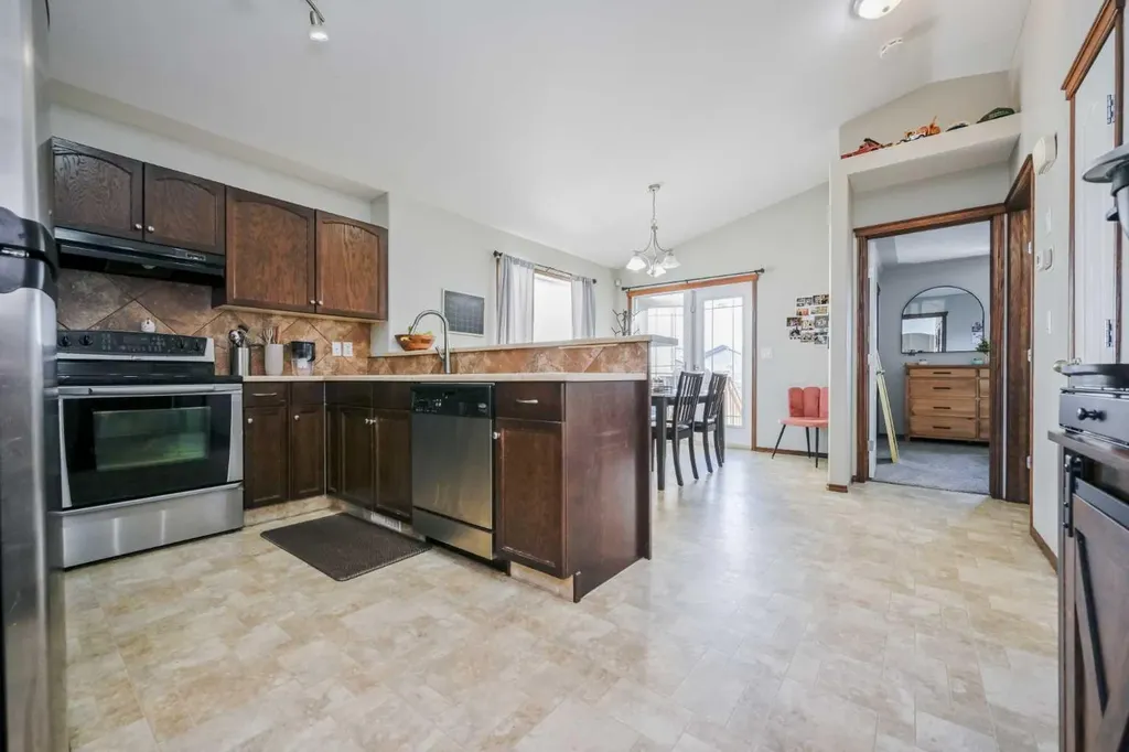 9321 91 Street Grande Prairie AB T8X 0C7