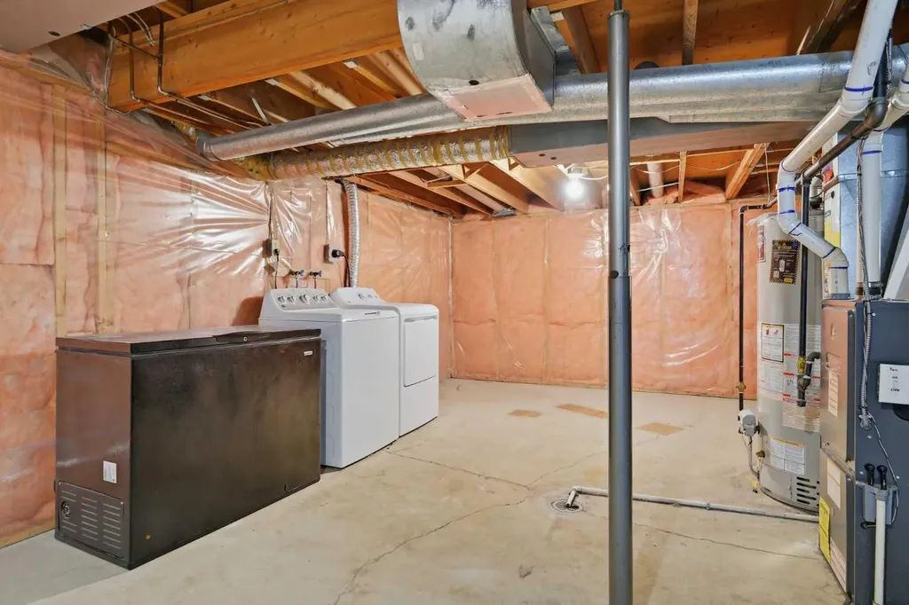 4 Woodstock Road SW Calgary AB T2W 5V8