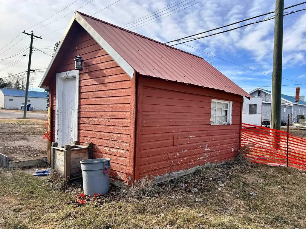 4923 52 Street Innisfree AB T0B 2G0