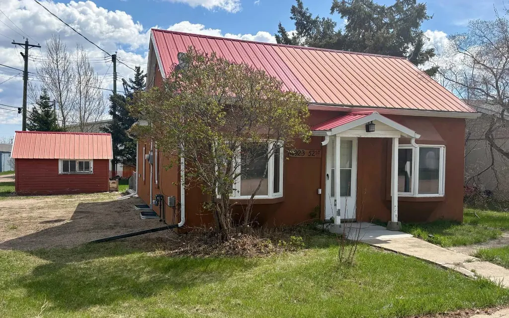4923 52 Street Innisfree AB T0B 2G0
