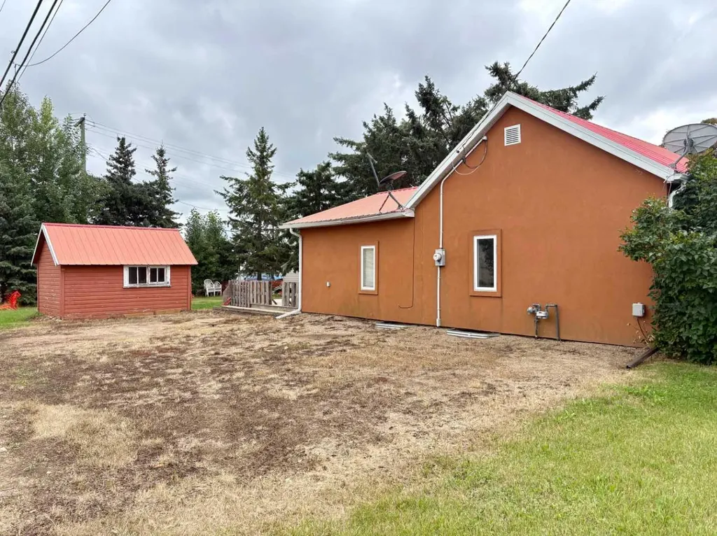 4923 52 Street Innisfree AB T0B 2G0