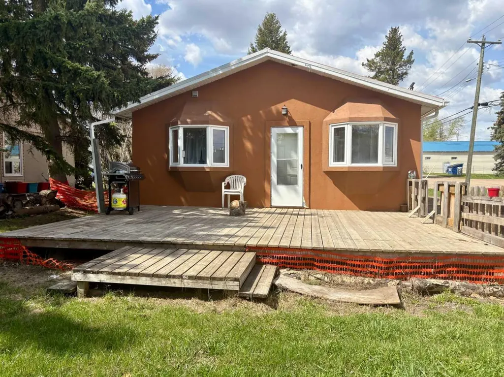 4923 52 Street Innisfree AB T0B 2G0