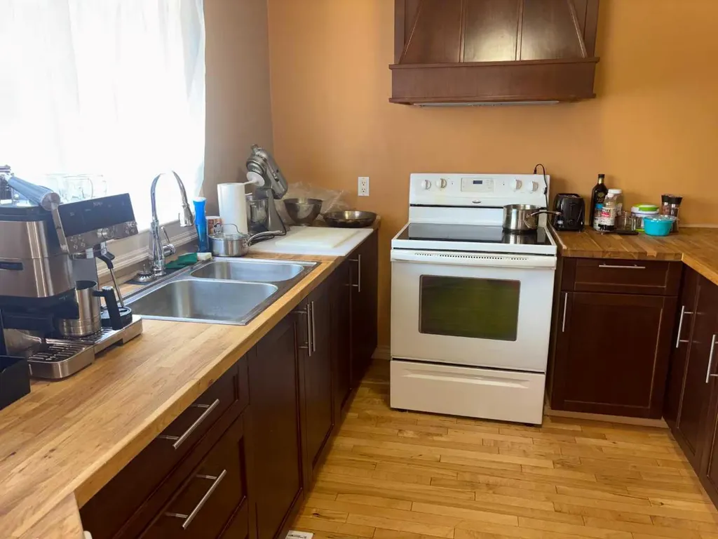 4923 52 Street Innisfree AB T0B 2G0