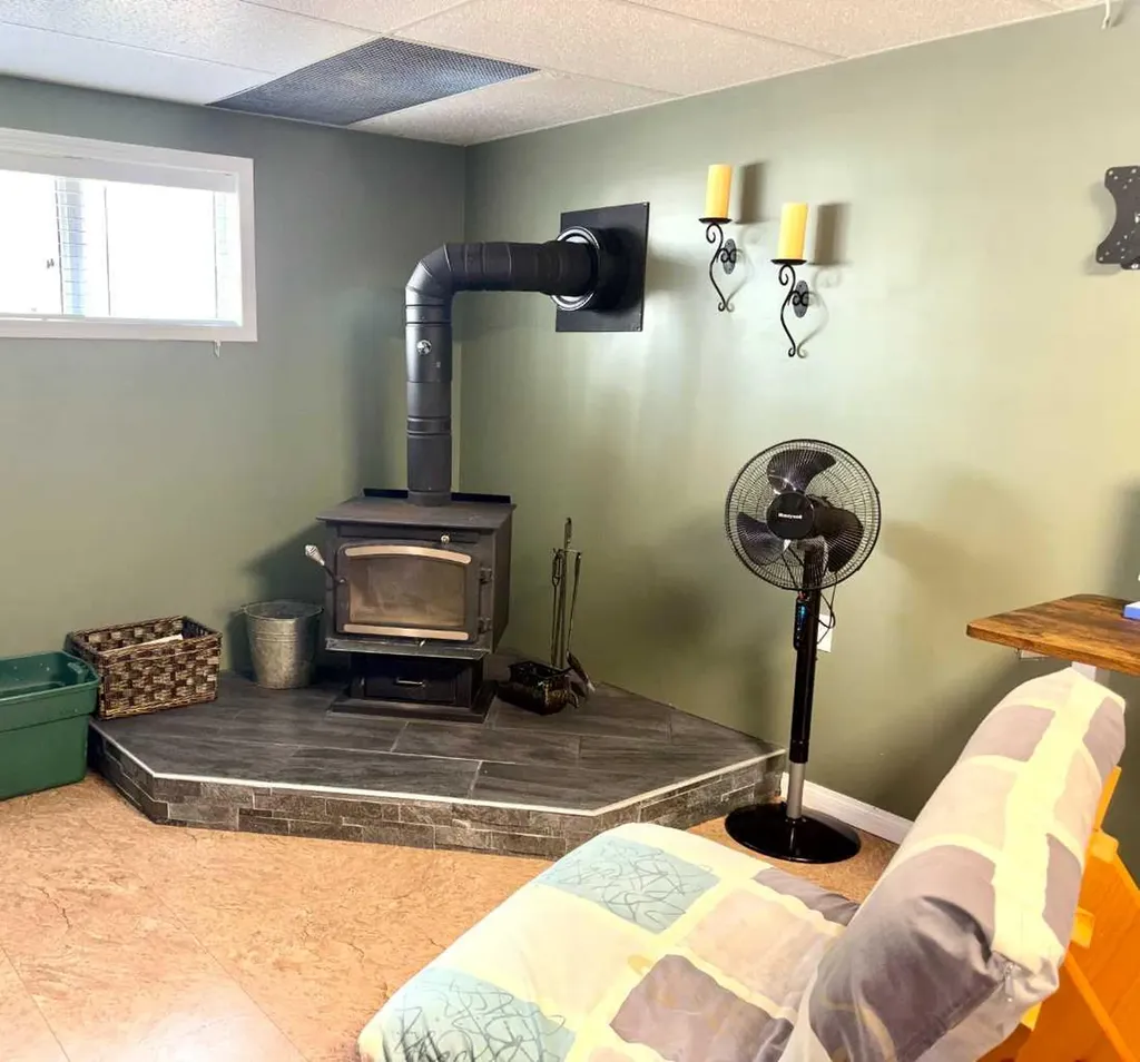 4632 51 Street Mannville AB T0B 2W0