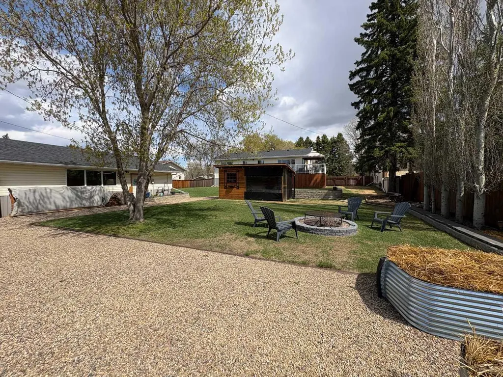 4632 51 Street Mannville AB T0B 2W0