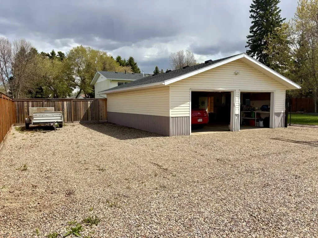 4632 51 Street Mannville AB T0B 2W0