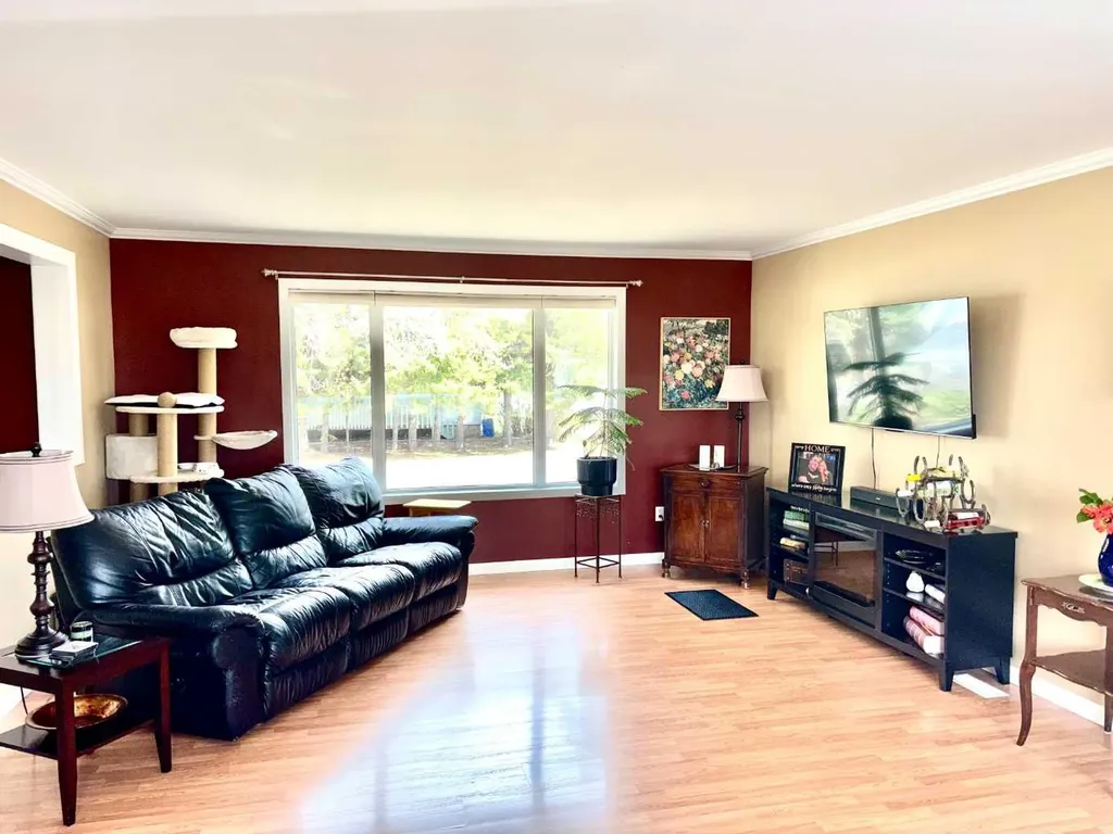 4632 51 Street Mannville AB T0B 2W0