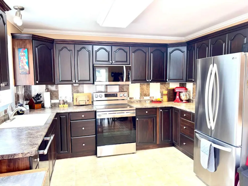 4632 51 Street Mannville AB T0B 2W0